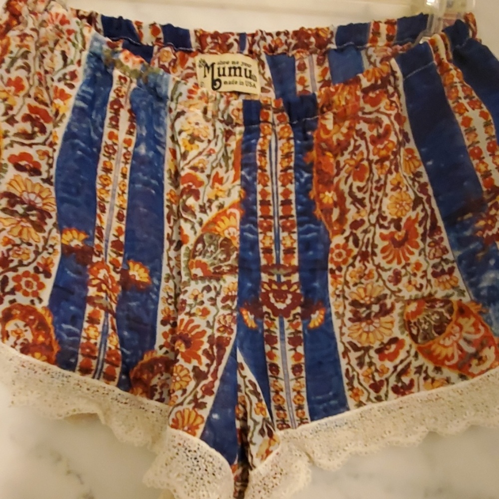 SHOW ME YOU MUMU SHORTS SZ SMALL